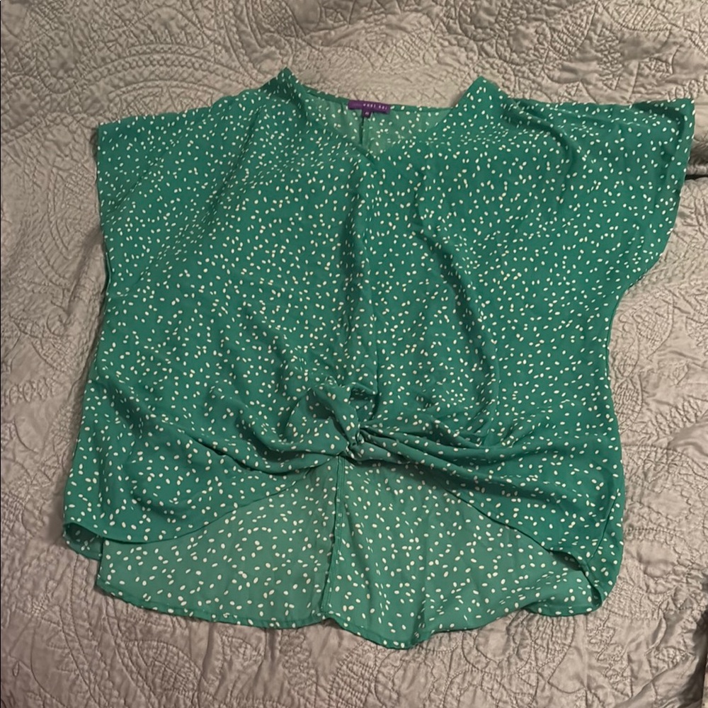 West Kei Green Sleeveless Tie Front Blouse